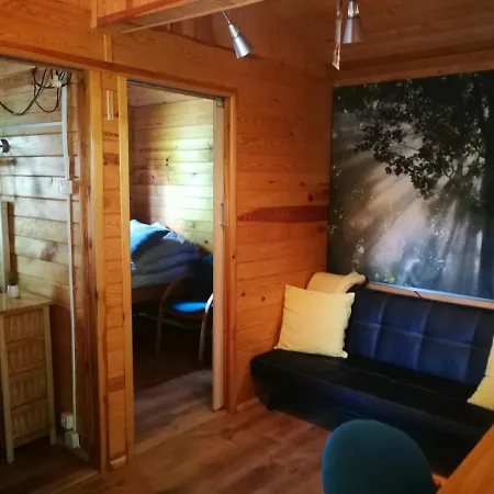 ヴィラ Na Jeziorem Wilczynskim Budzislawskim , Las, Osobno Ogrodzony 2-6 Osob- Klimatyzacja, Ogrzewanie, 62-550 Zygmuntowo Gm Wilczyn Zygmuntowo (Konin)